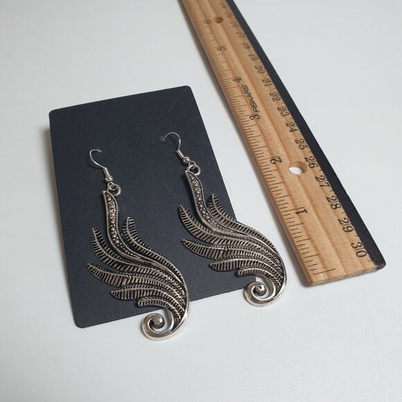 Silver Tone Leaf Wings Feather Dangle Earrings Fashion Angel Costume NEW - Picture 3 of 4